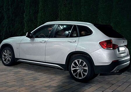 BMW X1 sDrive18d Klima AllwetterAlu Leder Pano TOP