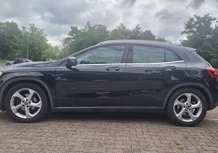 Mercedes-Benz GLA 180