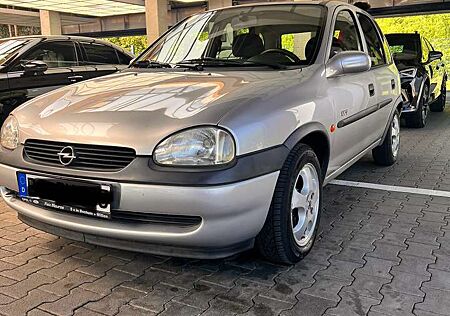 Opel Corsa 16V Edition 100 B 2.Hand TÜV Bremsen NEU Garage