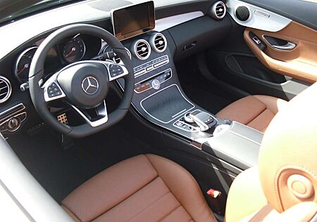Mercedes-Benz C 300 Cabrio 9G-TRONIC AMG Line