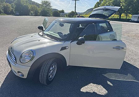 Mini ONE Cooper, mit neuem TÜV 12.05.25, 8-fach Alufelgen