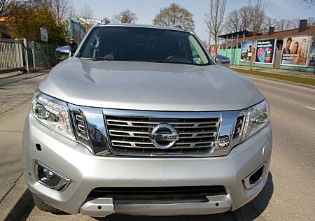 Nissan Navara Tekna Double Cab 4x4 Leder Navi Hardtop Camera USW