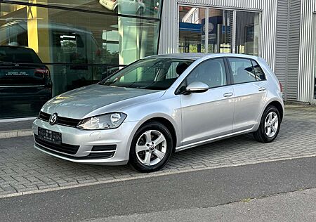 VW Golf Volkswagen VII Lim. Trendline BMT SHZ KlimaAut. Isofix