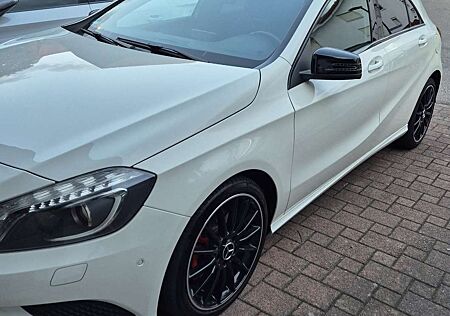 Mercedes-Benz A 180 (BlueEFFICIENCY) Style