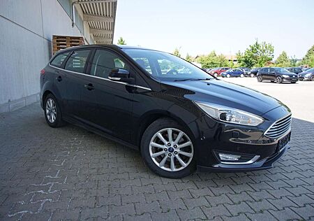 Ford Focus Combi 2.0TDCi Automatik Navi Kamera Xenon