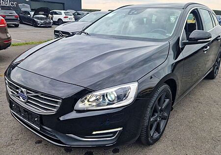 Volvo V60 Kombi 1.Hand Navi Kamera Totwinkel Leder