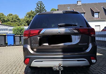 Mitsubishi Outlander 2.0 2WD