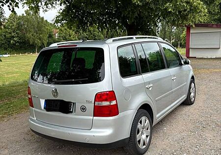 VW Touran Volkswagen 1.9 TDI DSG Highline