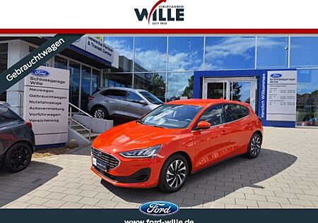 Ford Focus Titanium LED Ergonomiesitze Automatik Navi