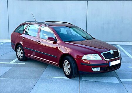 Skoda Octavia PRIVAT - 1.6 Elegance MPI Kombi (2007) - TÜV NEU