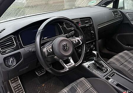 VW Golf Volkswagen GTD (BlueMotion Technology) DSG