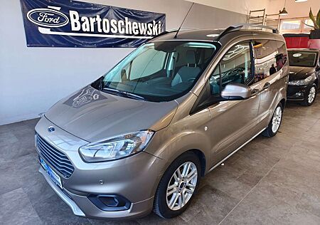 Ford Tourneo Courier Titanium