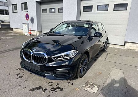 BMW 118 Baureihe 1 Lim. i Sport Line* NAVI*KAMERA