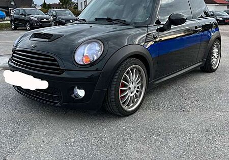 Mini Cooper Hatch 1.6 D - 110