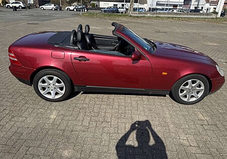Mercedes-Benz SLK 230 Kompressor, Cabrio, HU/AU 08.2027, Volleder
