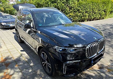 BMW X7 xDRIVE 40 i M SPORTPAKET-PANO-4ZONEN-22ZOLL