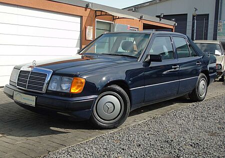 Mercedes-Benz E 200 1 HAND*SCHIEBEDACH*SCHECKHEFTGEPFLEGT*BECKER RADIO