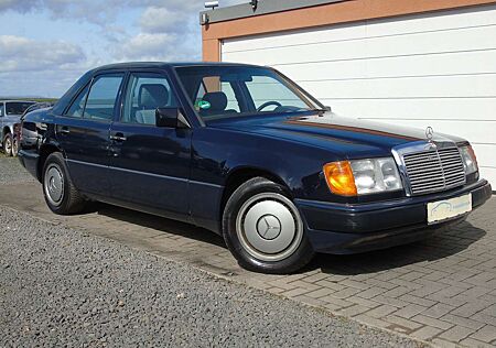 Mercedes-Benz E 200 1 HAND*SCHIEBEDACH*SCHECKHEFTGEPFLEGT*BECKER RADIO