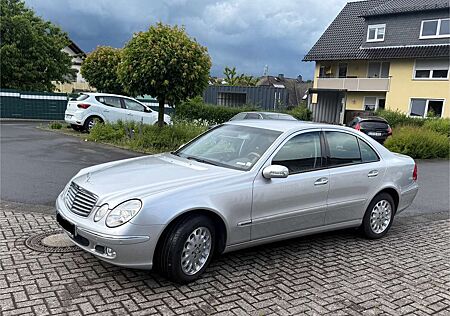 Mercedes-Benz E 270 Diesel, Einparkhilfe vorne und hinten, Elegance