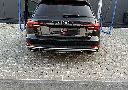 Audi A4 Avant 40 TDI quattro S tronic line