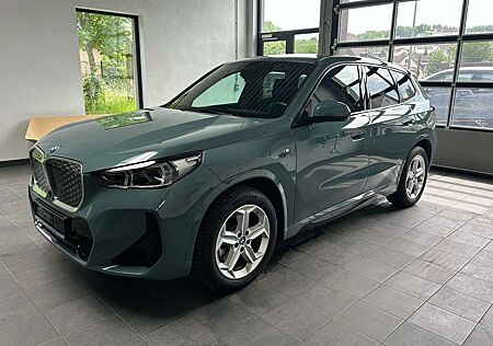 BMW iX1 30 xDrive M Sport Drivind Ass Prof_eSitz_Headup