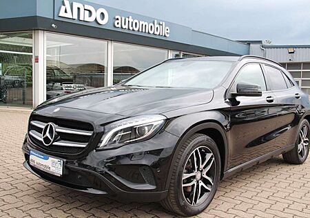 Mercedes-Benz GLA 180 Urban Night-Paket/Xenon/Navi/Teilleder