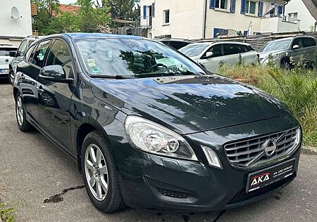 Volvo V60 Kombi Kinetic NAVI|PDC|Tempo|Klima