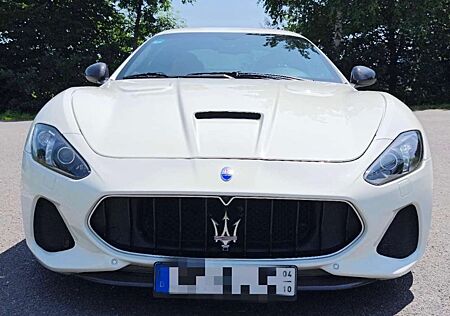 Maserati GranTurismo MC Sport Full Carbon-LED Lenkrad-Alcantara