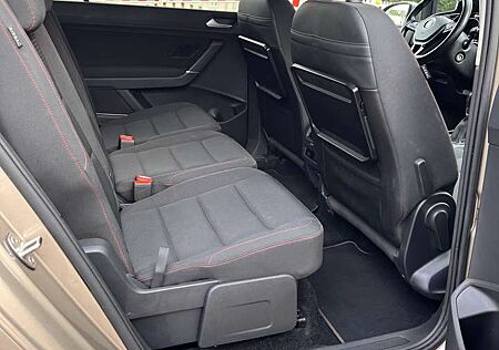 VW Touran Volkswagen Sound, 7 Sitze, Winterpacket