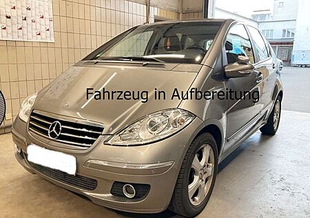 Mercedes-Benz A 200 Automatik AVANTGARDE Leder Sitzheiz Einpar