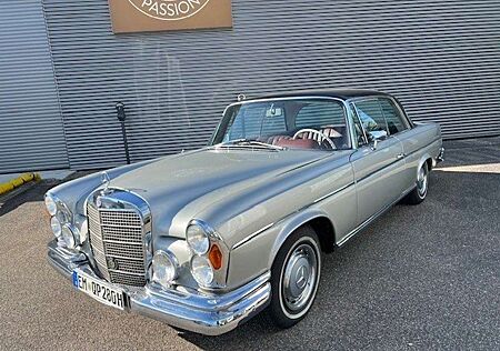 Mercedes-Benz 280 SE - W111