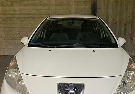 Peugeot 207 5p 1.4 8v Plus eco-Gpl 75cv
