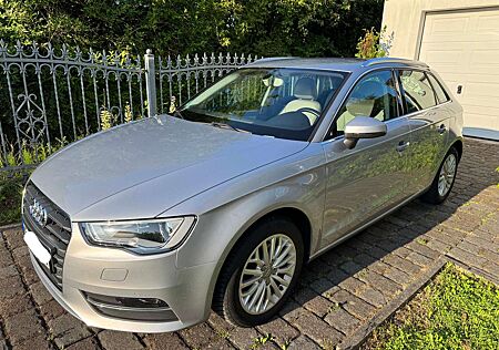 Audi A3 1.4 TFSI Bi-Xenon PDC MJ 2015 im Top Zustand