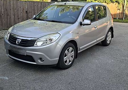 Dacia Sandero 1.6 MPI Laureate