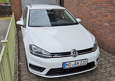 VW Golf Variant Volkswagen 1.4 TSI BlueMotion Technology Allstar