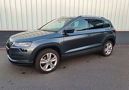 Skoda Karoq Style/LED/Navi/Rear View/AHK/1.Hand