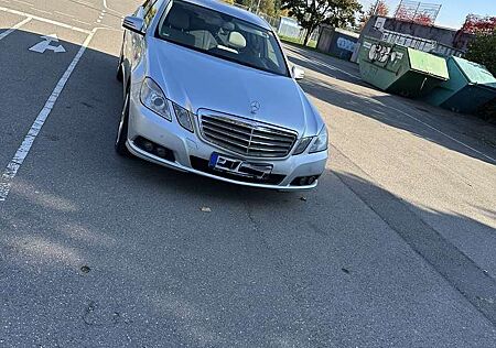 Mercedes-Benz E 220 CDI DPF BlueEFFICIENCY Automatik