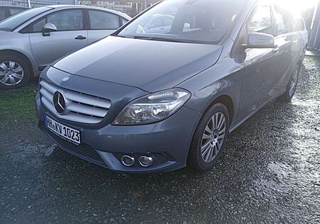Mercedes-Benz B 220 CDI (BlueEFFICIENCY) 7G-DCT Automatic