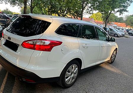 Ford Focus Turnier 2.0 TDCi DPF Aut. SYNC Edition