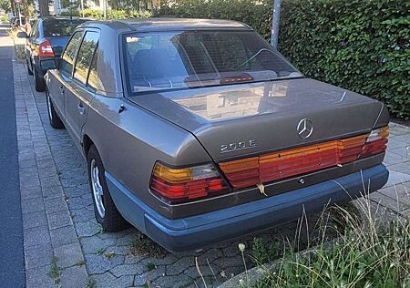 Mercedes-Benz E 200 W124 Mopf 0