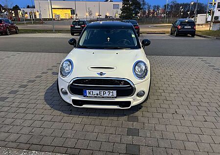 Mini Cooper SD Sport-Aut.