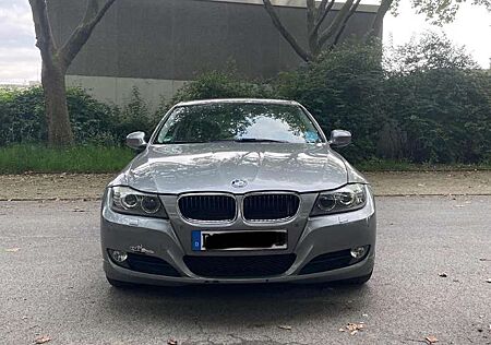 BMW 320i 320 Automatik// Schiebedach