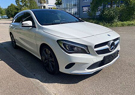 Mercedes-Benz CLA 180 AHK Navi Pano