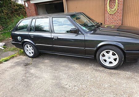 BMW 325 E30 mit eH Sportautomatik