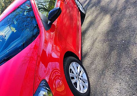 VW Polo Volkswagen das Auto links Gaspedal Behindertengerecht