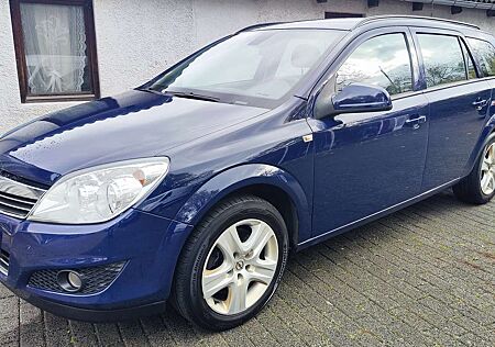 Opel Astra gebraucht kaufen Opel Astra Edition AHK/NAVI / 8.Fachbereift