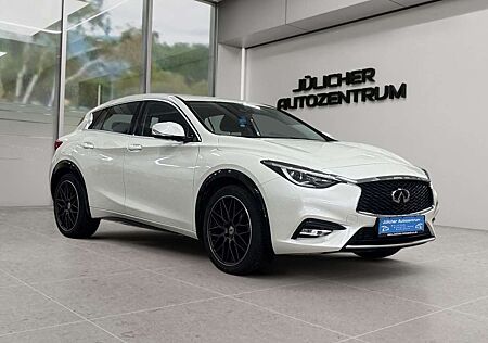 Infiniti Q30 1.6 FWD Pure, Scheckheft, Bose