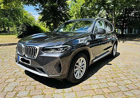 BMW X3 xDrive 20 i wie NEU aus 09.2024 Panorama Allwetter