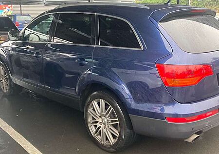 Audi Q7 3.0 TDI DPF quattro tiptronic 7 Sitzer