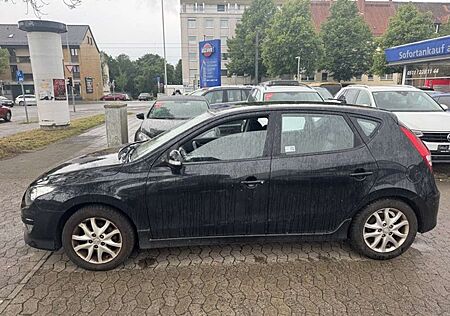 Hyundai i30 Style T-Leder PDC SHZ Alu-Allwetterreifen